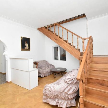 Guesthouses Opera Jerevan Eksteriør billede