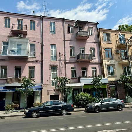 Guesthouses Opera Jerevan Eksteriør billede