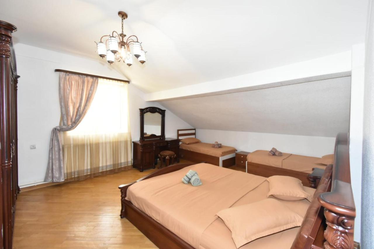 Guesthouses Opera Jerevan Eksteriør billede