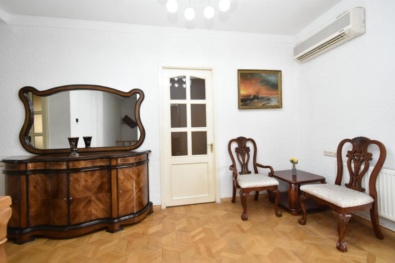 Guesthouses Opera Jerevan Eksteriør billede