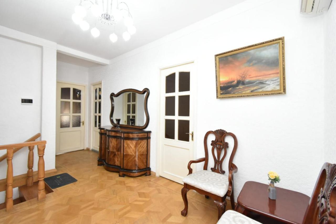 Guesthouses Opera Jerevan Eksteriør billede