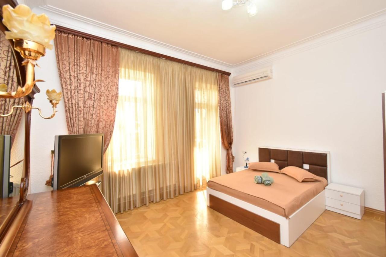 Guesthouses Opera Jerevan Eksteriør billede