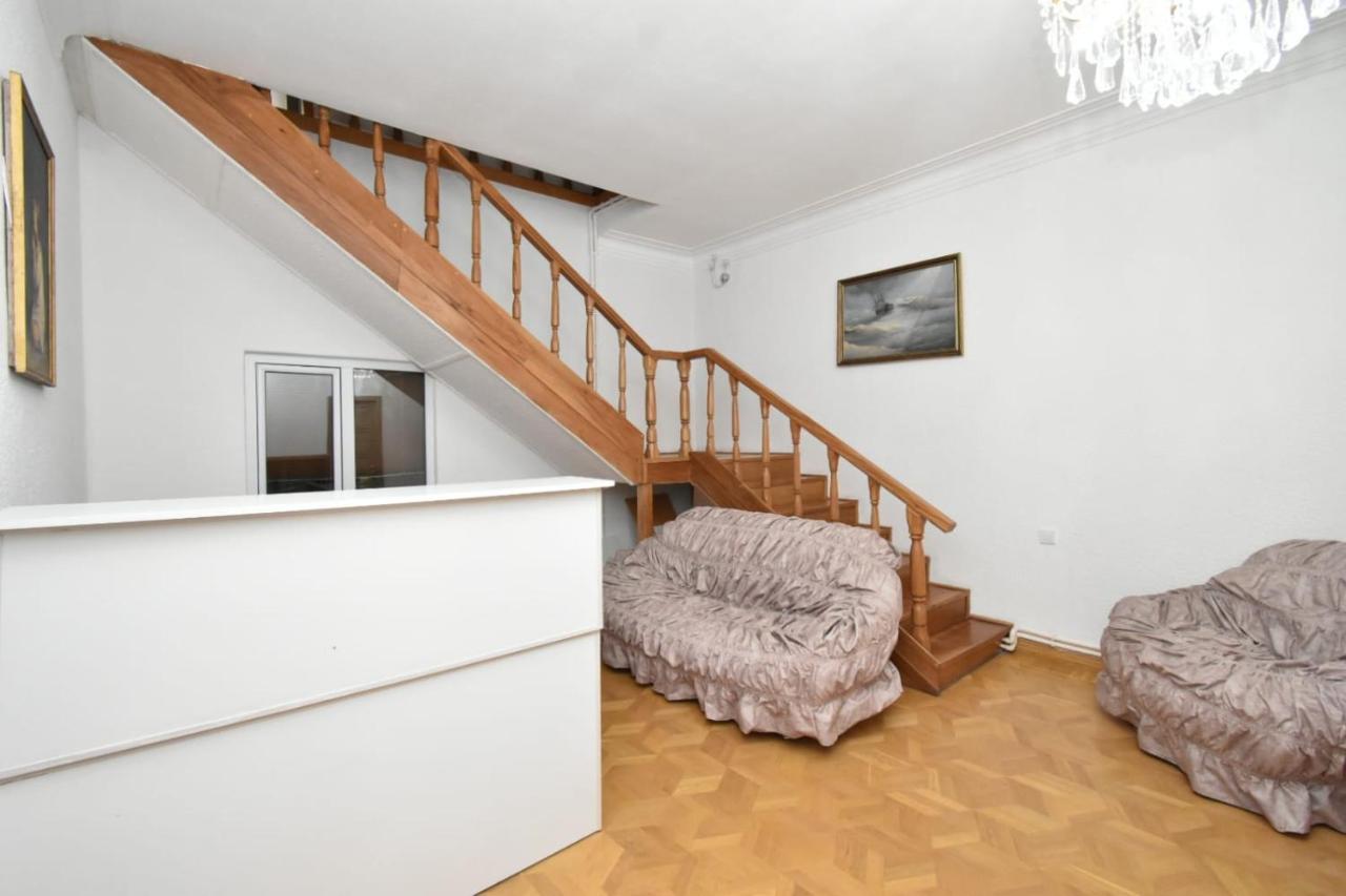 Guesthouses Opera Jerevan Eksteriør billede