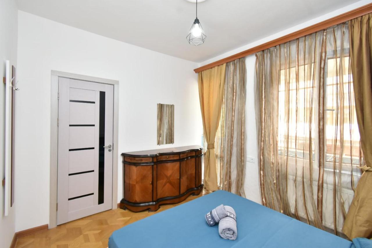Guesthouses Opera Jerevan Eksteriør billede